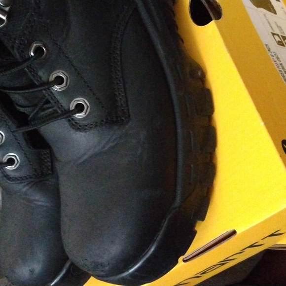 Carhartt black boots